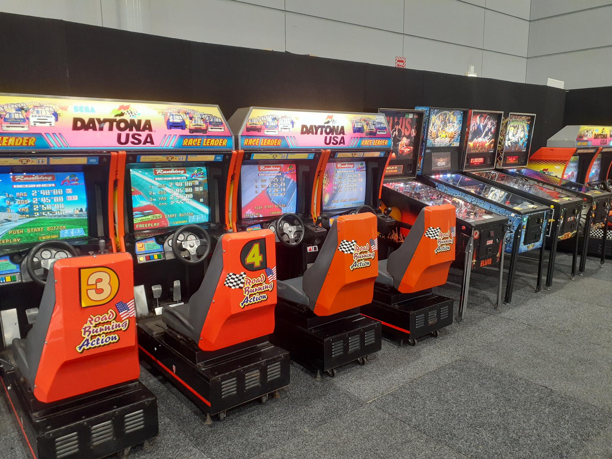Daytona Racing, 2 Player Linked Arcade Game Rental